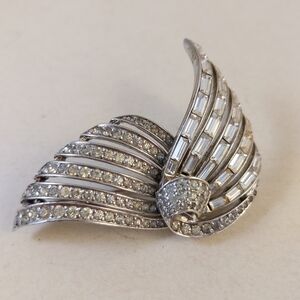 Art Deco Silver  Women's Jewelry Brooch